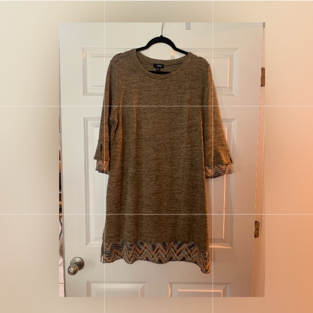 Women’s size 2x dress. Lightly used. Great for the fall!